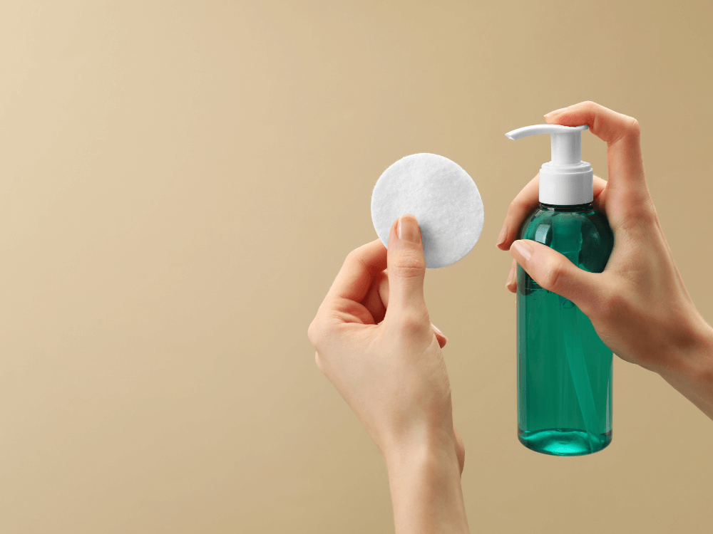 Qual a diferença entre água micelar e demaquilante?
